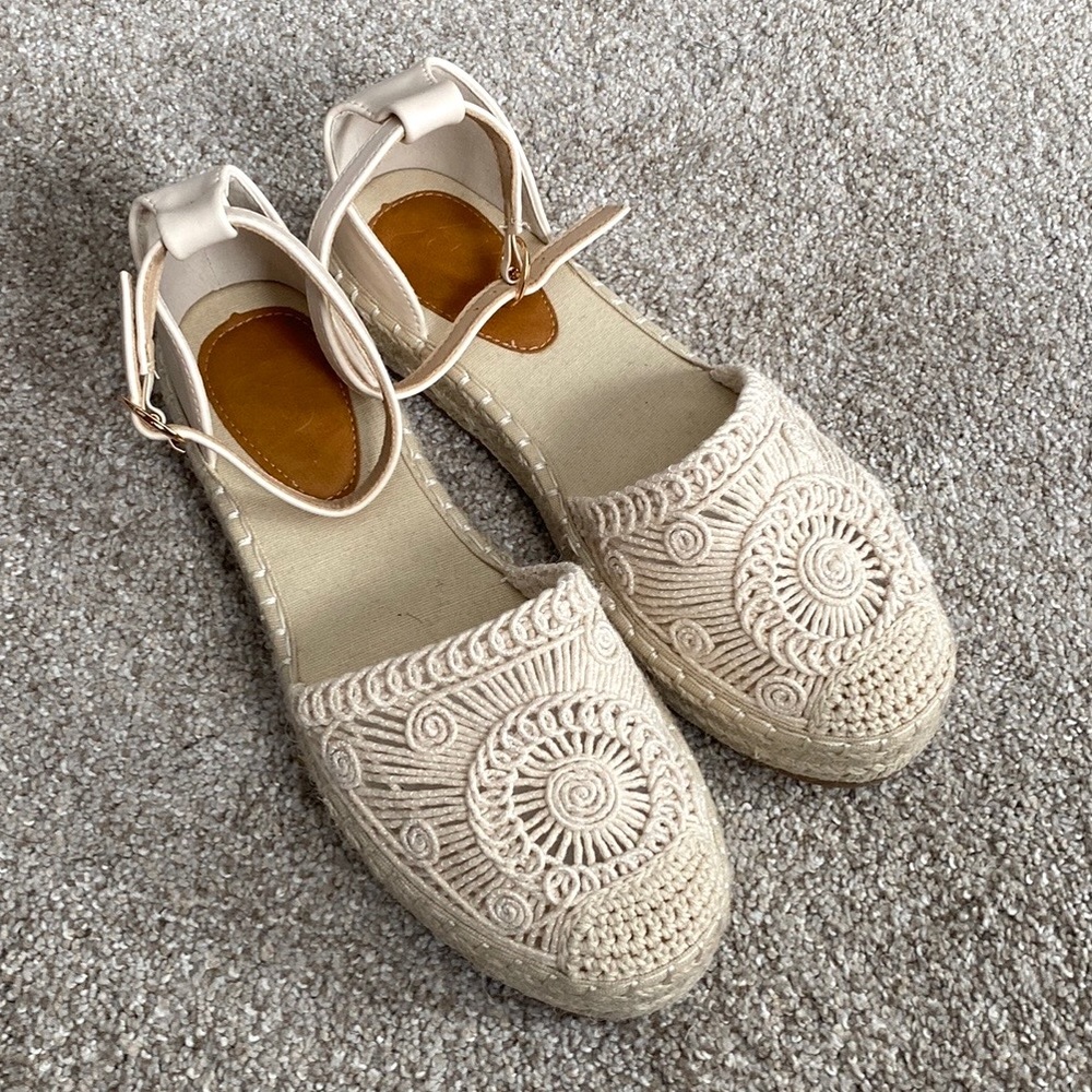 Cream flats